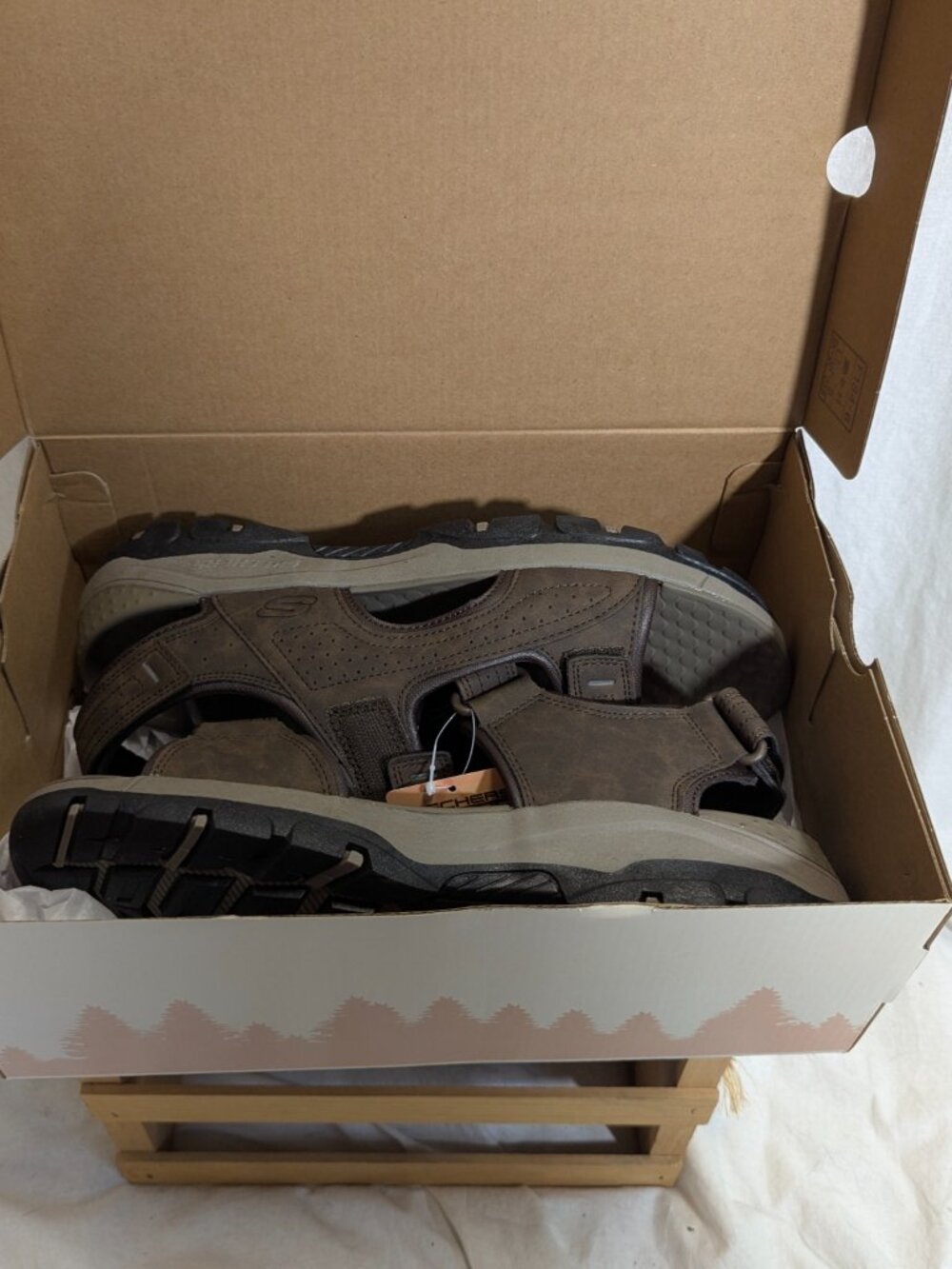 NIB Skechers Size 11 Tresmen Garo Chocolate Colored Sandals With Velcro - Picture 4 of 13